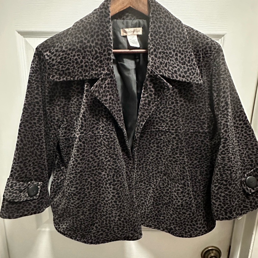 Elegant Black and Gray Leopard Teddy Jacket